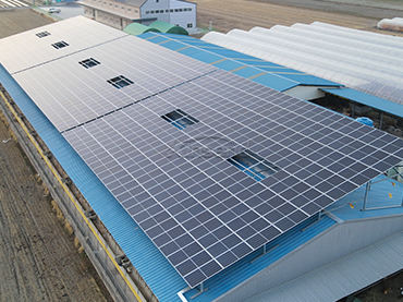 Système de montage sur toit métallique