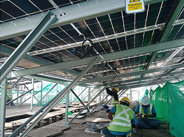 Panneau solaire sur le toit plat avec succès terminé, Singapour