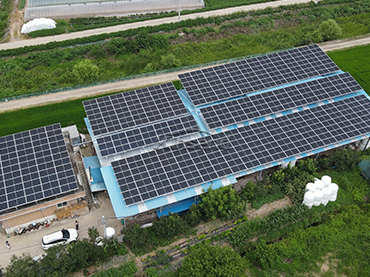 Système de montage sur toit métallique