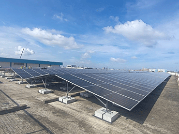 785kw nouveau projet solaire sur toit plat en acier ZAM terminé, Singapour